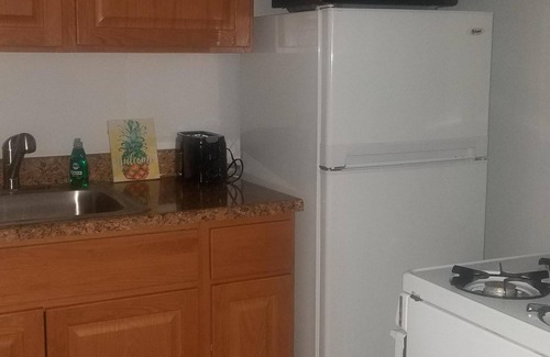 Laurence Harbor Apartment | NYC Beach Suite 7 min. walk to the Jersey Shore