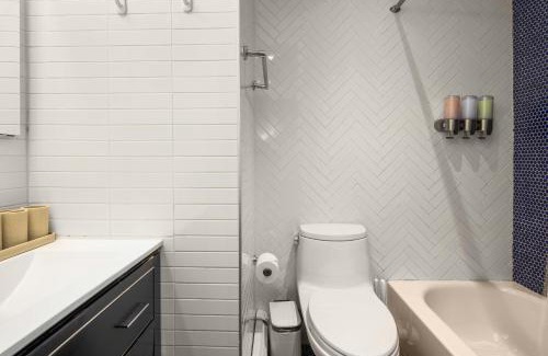 Hell's Kitchen Apartment | NYC's Prime Location Upscale 2BR