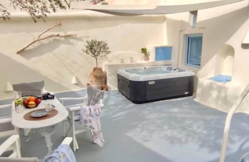 Finikia Villa | Nykteri Cave | A Terre Cave Villas