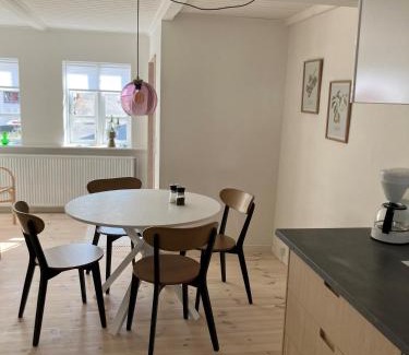 Assens House | Nyrenoveret charmerende byhus