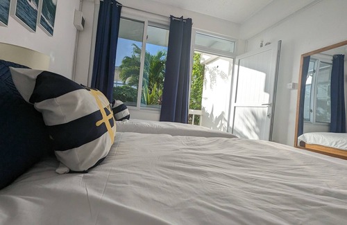 Castle Comfort Hotel | O.E. Management Anchorage Hotel