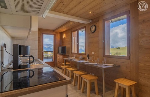 Albiez-le-Vieux House | O'mikely - LE Winnie