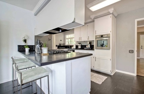 Mira Costa House | O-side Oasis - Luxury Home with Pool & Fire Pit