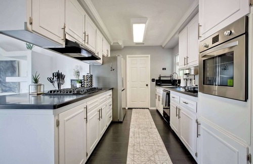 Mira Costa House | O-side Oasis - Luxury Home with Pool & Fire Pit