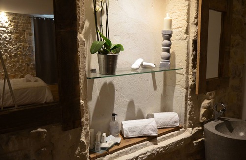Bernis House | O2suites Scandinavian room with private Jacuzzi