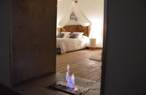 Bernis House | O2suites Scandinavian room with private Jacuzzi