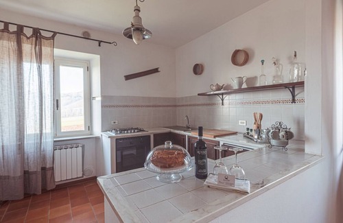 Nerbisci Other | OAK FOREST FARMHOUSE - LAUREL APARTMENT
