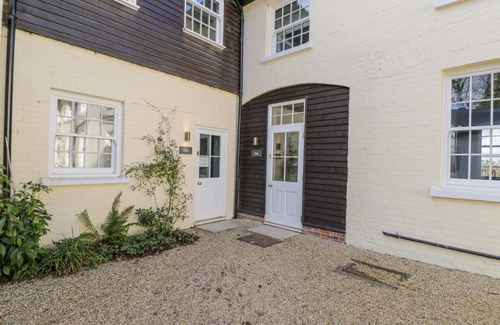 Elcot Apartment | Oak