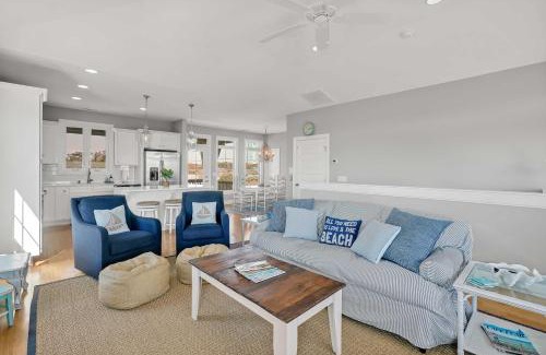 Long Beach House | Oak Island Escape with Saltwater Pool, Walk to Beach