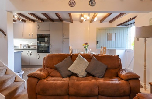 Teigngrace Cottage | Oak Leaves Cottage