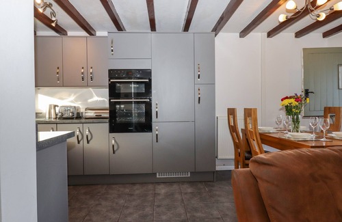 Teigngrace Cottage | Oak Leaves Cottage