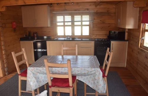 Littlebourne Cabin | 'Oak Lodge' Littlebourne, Canterbury (hot tub)