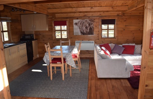 Littlebourne Cabin | 'Oak Lodge' Littlebourne, Canterbury (hot tub)