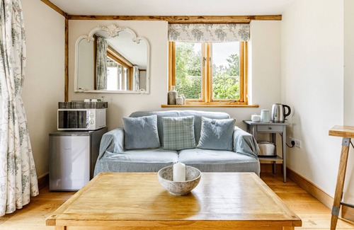 Cymau House | Oak Mead