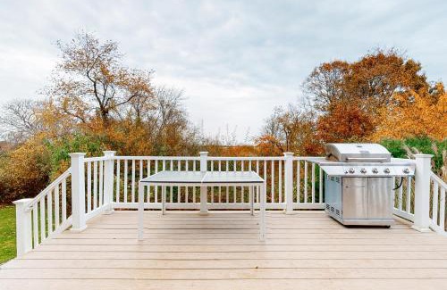 Sagamore Beach House | Oak Ridge Retreat