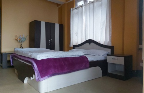 Geyzing Hostel | oak valley retreat homestay hostel cafe