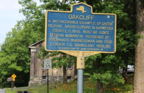 Halfmoon Bed & Breakfast | Oakcliff Bed and Breakfast