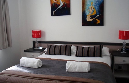 Oakey Hotel | Oakey Motor Inn