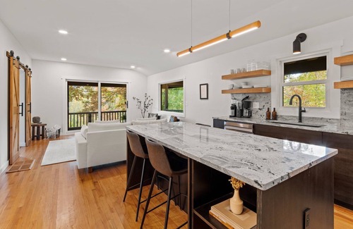 Hendersonville Cottage | Oakhaven: Mountain Escape with Wood Burning Hot Tub!