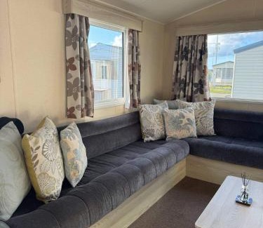 Rhyl House | Oaklands Stunning Mini Lodge