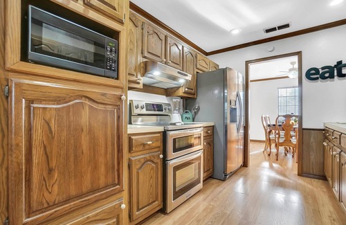 Vernon House | Oaklawn Retreat -4BR -Sleeps 10
