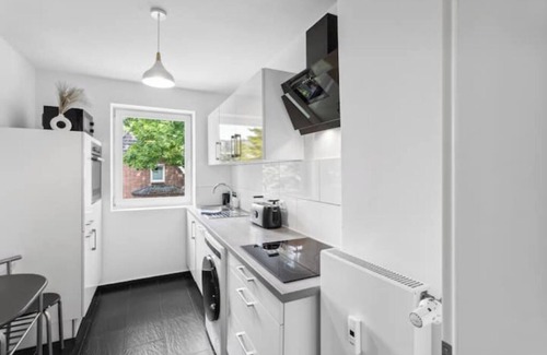Geesthacht Apartment | OARA Comfort Home, 3 bedroom apartment incl. TV, coffee and tea + balcony