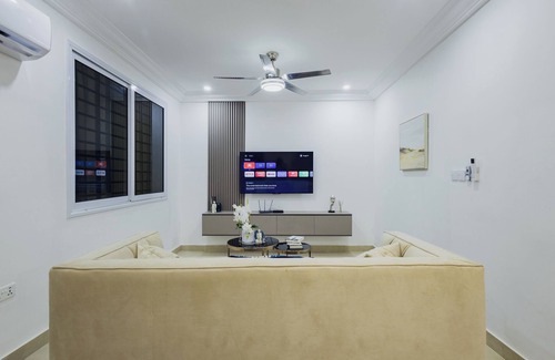 Sekondi-Takoradi Apartment | OASIS 2: Stylish 2BR with premium finishes, custom décor & stunning views.