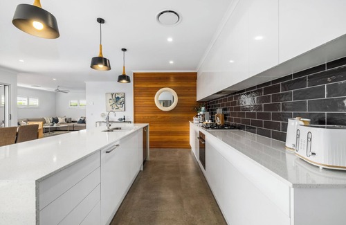 Sapphire Beach House | Oasis at Sapphire – Stylish Coastal Comfort with Poolside Living