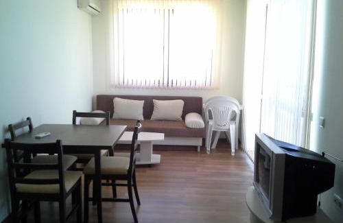 Avren Apartment | Oasis Beach Apartments Kamchia