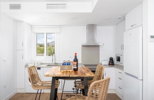 Las Acacias Apartment | Oasis Beach, Pedregalejo By AlohaMálaga
