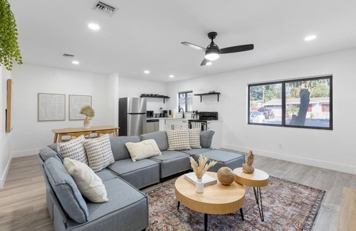 Poinsettia Heights Condo | Oasis by Alani Bay Fort Lauderdale