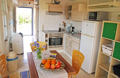 Plepi House | Oasis by the sea! Only 400m to the private beach!