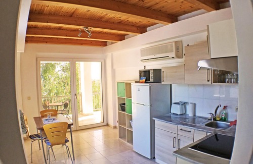 Plepi House | Oasis by the sea! Only 400m to the private beach!