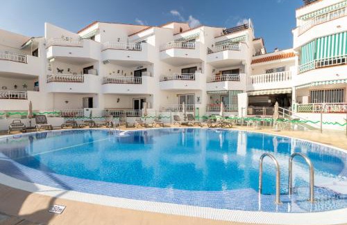 Los Cristianos Apartment | Oasis Diamente - heated pool