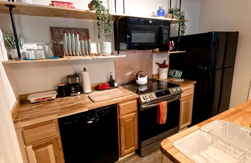 Old North End Apartment | Oasis near Church Street