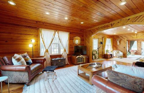 Valona House | Oasis Oaks