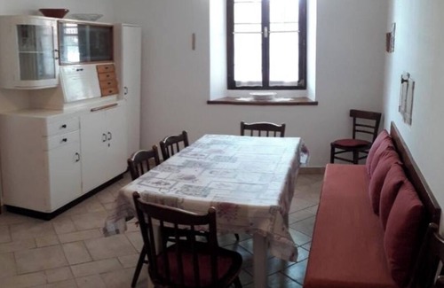 Matavun House | Oasis of peace in the emprace of nature. Pets allowed!