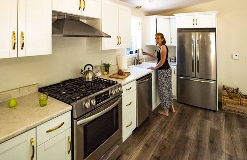 Cape Breton Island House | Oasis Retreat Right On Bras d'Or Lake With Private Beach and Kayaks
