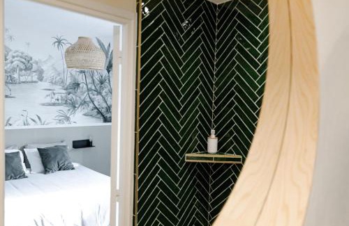 Roanne Apartment | Oasis Tropicale - Appartement Cosy et Calme à 10 min de la Gare de Roanne