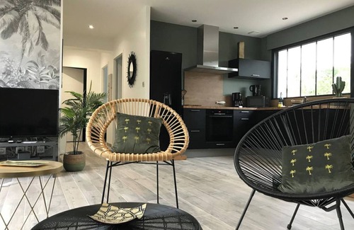 Saint-Georges-d'Oleron Villa | "øasis, villa near the beach with heated swimming pool