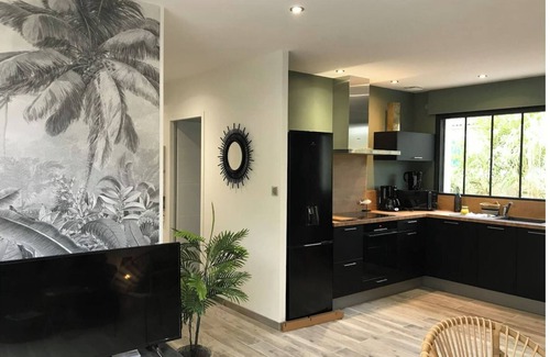 Saint-Georges-d'Oleron Villa | "øasis, villa near the beach with heated swimming pool