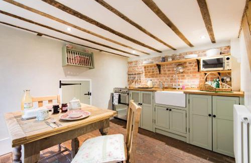 Faversham House | Oast Barn Cottage by Bloom Stays