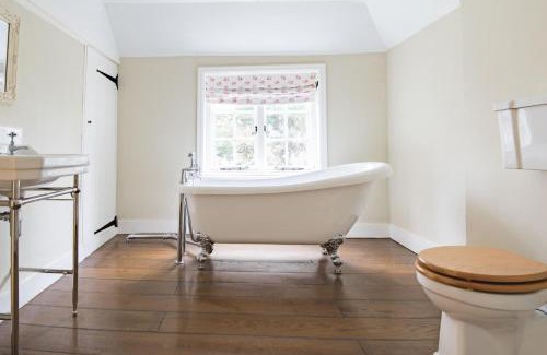 Faversham House | Oast Barn Cottage by Bloom Stays