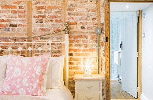 Faversham House | Oast Barn Cottage by Bloom Stays