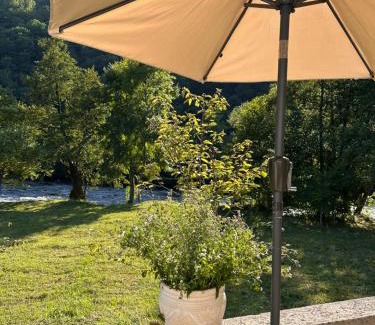 Jajce Apartment | Oaza Vrbas - Riverside Bungalow near Jajce