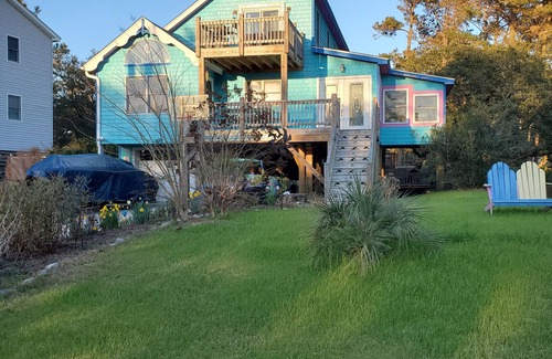 Colington House | OBX~Sunset View~Gazebo~Bike Path~Walk to Beach~Free Bikes & Kayaks~Super Clean!