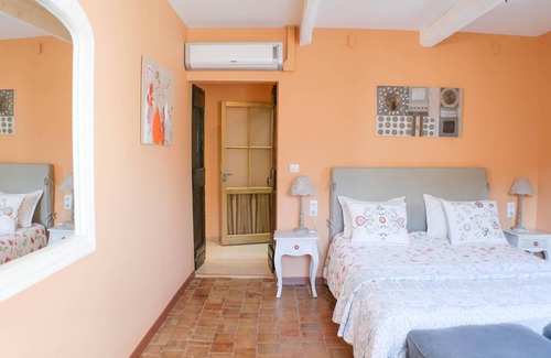 La Cadiere-et-Cambo Bed & Breakfast | Occitane-Double room-Comfort-Ensuite with Shower