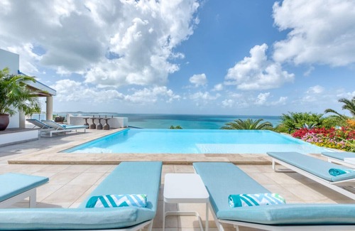 Grand Case Villa | Ocean 5 Happy Bay 6 Bedroom Villa l Stunning Ocean Views l 2 beaches l close to Grand-Case dining