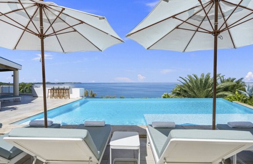Grand Case Villa | Ocean 5 Happy Bay 6 Bedroom Villa l Stunning Ocean Views l 2 beaches l close to Grand-Case dining