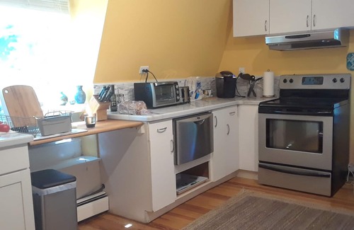 Gloucester Apartment | Ocean and Woods! Best of both seaside delights in Gloucester!
